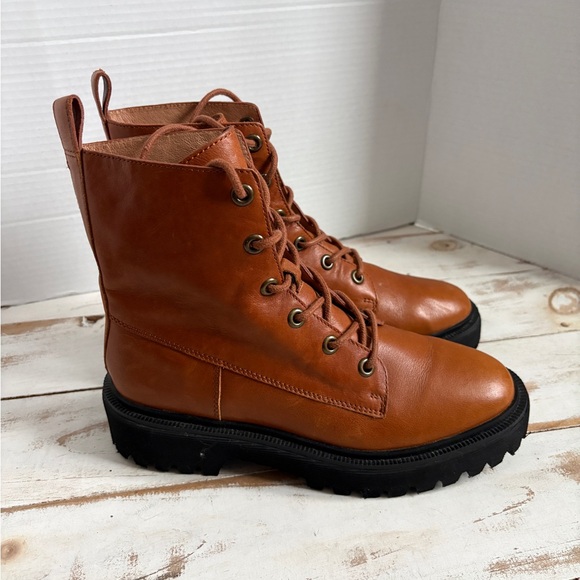 Madewell Shoes - MADEWELL The Rayna lace-up boot leather combat English Saddle women’s sz 8.5 EUC